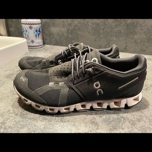 Qc running shoes